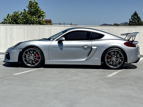Used 2016 Porsche Cayman GT4 RWD image 2