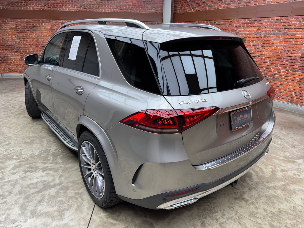 Used 2022 Mercedes-Benz GLE 450 4MATIC image 2