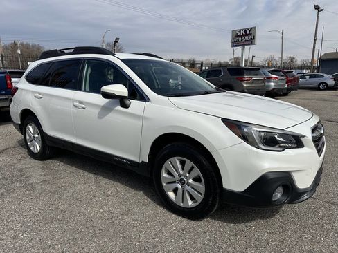Used 2018 Subaru Outback 2.5i Premium AWD/4WD image 1