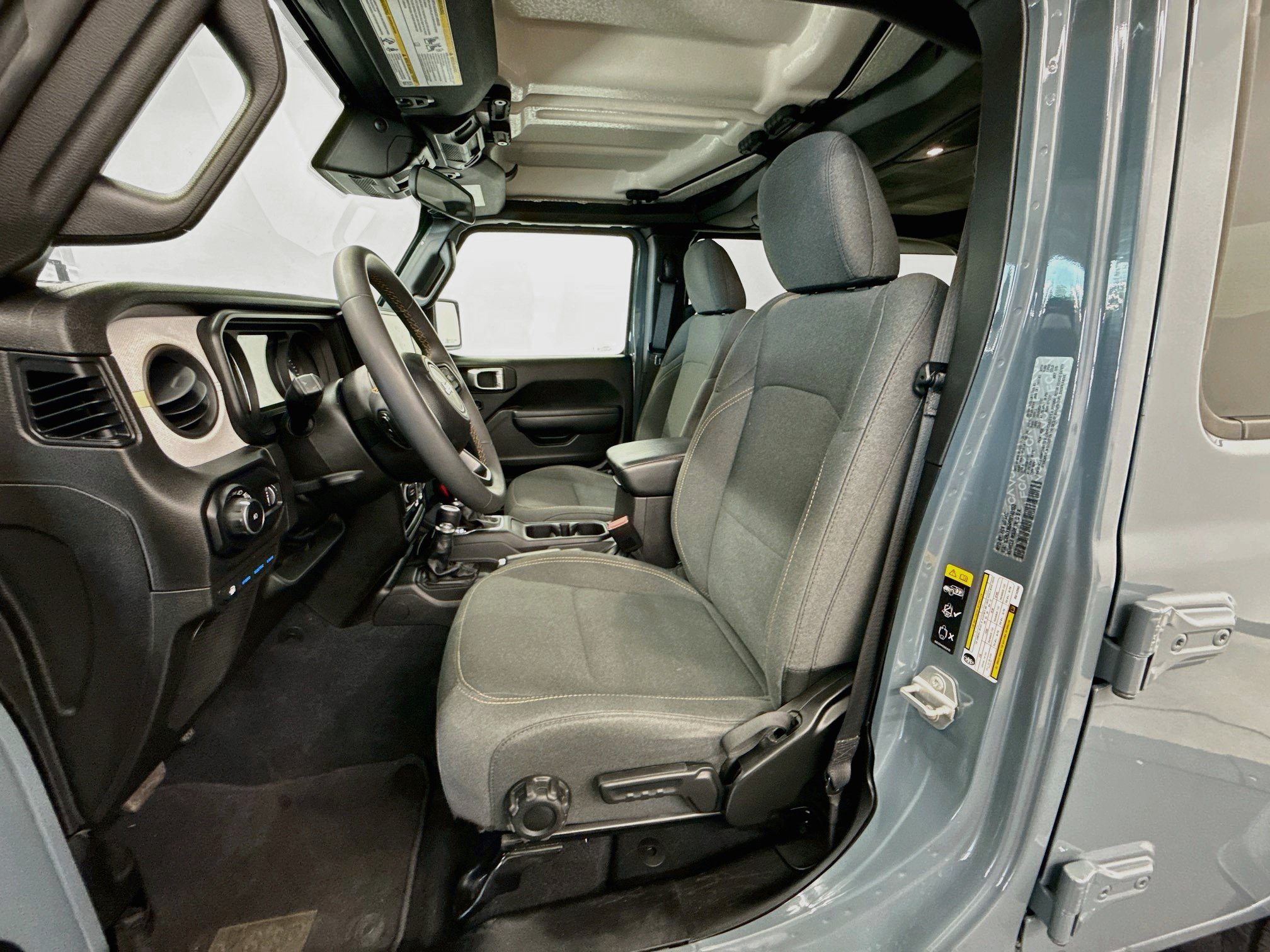 Used 2024 Jeep Wrangler Unlimited AWD/4WD image 13