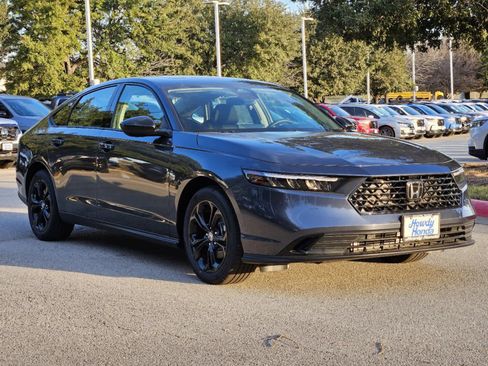 New 2025 Honda Accord SE image 3