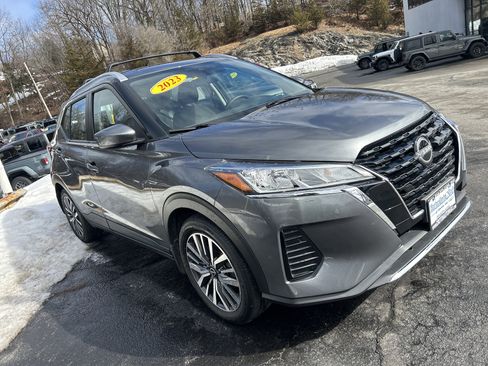 Used 2023 Nissan Kicks SV w/ Exterior Package image 3