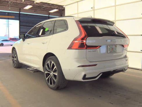 Used 2025 Volvo XC60 B5 Plus image 6
