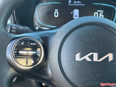 Used 2025 Kia Soul LX w/ LX Technology Package FWD image 22