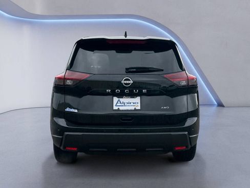 Used 2024 Nissan Rogue S AWD/4WD image 4