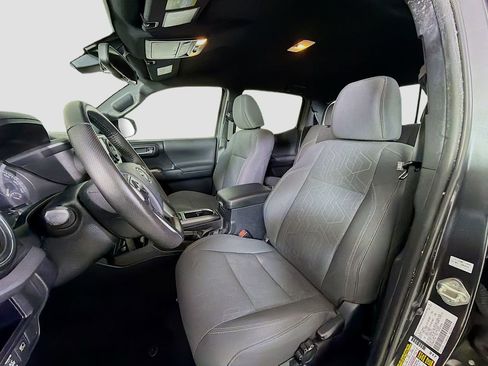 Used 2019 Toyota Tacoma TRD Sport image 13