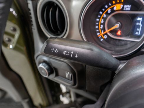 Used 2023 Jeep Wrangler Unlimited Sport AWD/4WD image 28