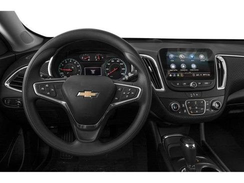 Used 2022 Chevrolet Malibu LT w/ Leather Package FWD image 5