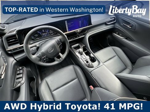 Used 2024 Toyota Crown Limited image 14