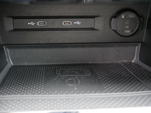 Certified 2024 Volkswagen Taos SE w/ Panoramic Sunroof Package image 30