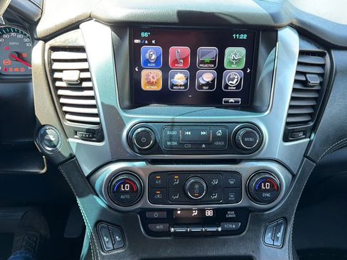 Used 2018 Chevrolet Suburban LT w/ Luxury Package AWD/4WD image 17