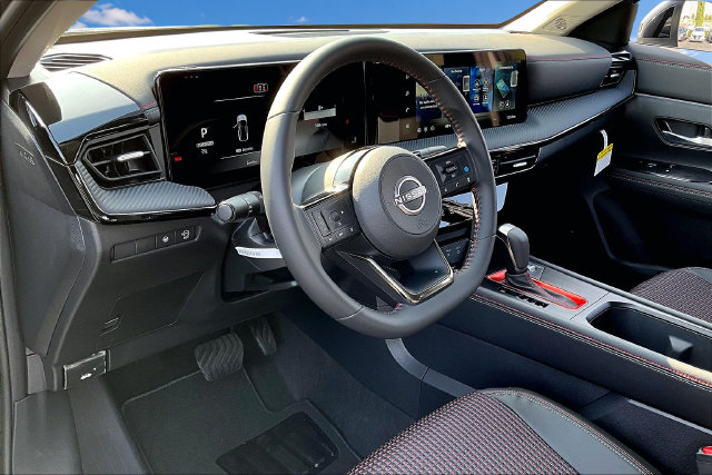 New 2026 Nissan Kicks SR FWD image 7