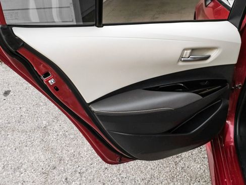 Used 2020 Toyota Corolla XLE image 44