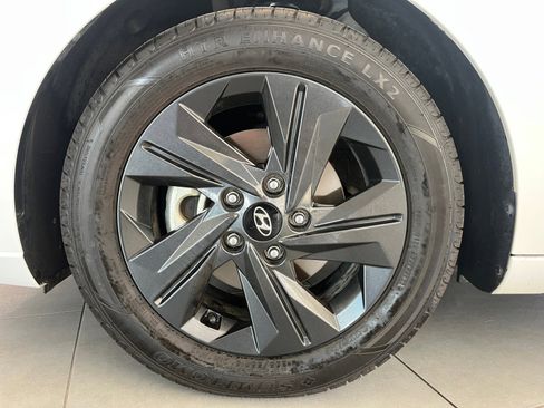 Used 2023 Hyundai Elantra SEL image 10