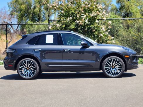 Used 2026 Porsche Macan AWD/4WD image 8