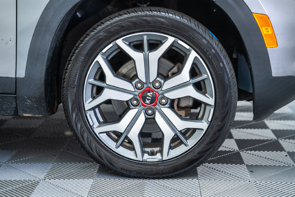 Used 2021 Kia Seltos SX w/ SX Sunroof Package AWD/4WD image 17