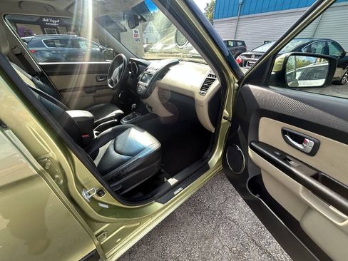 Used 2012 Kia Soul ! w/ Premium Pkg FWD image 9