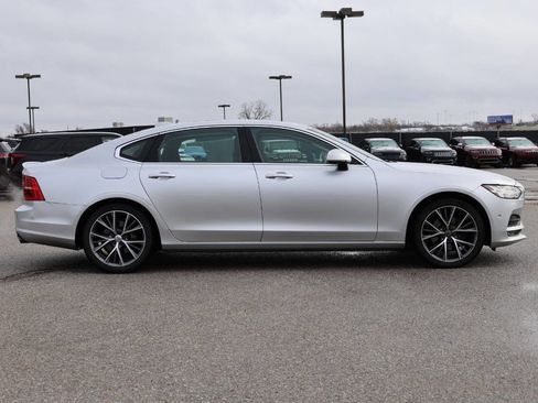 Used 2018 Volvo S90 T5 Momentum w/ Convenience Package image 7