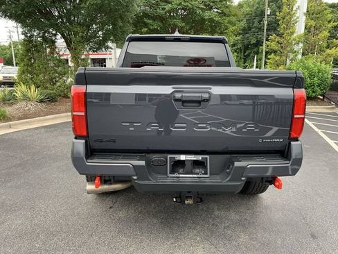 Certified 2025 Toyota Tacoma TRD Off-Road AWD/4WD image 7