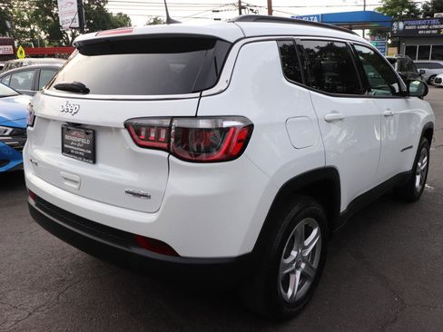 Used 2024 Jeep Compass Latitude AWD/4WD image 5