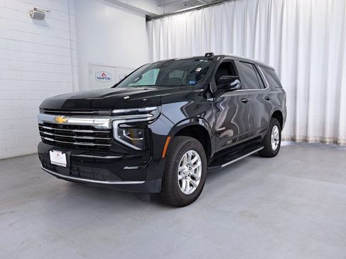 Used 2025 Chevrolet Tahoe LT AWD/4WD image 2