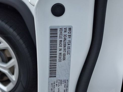 Used 2024 Jeep Compass Latitude AWD/4WD image 26