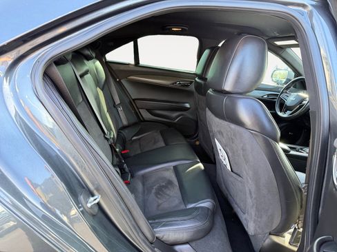 Used 2017 Cadillac ATS V w/ Luxury Package RWD image 18