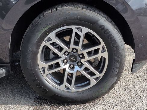 Used 2025 Ford Expedition Max Active RWD image 11