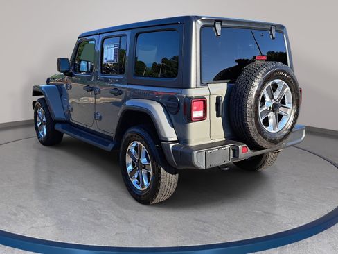 Used 2022 Jeep Wrangler Unlimited Sahara w/ Cold Weather Group AWD/4WD image 7