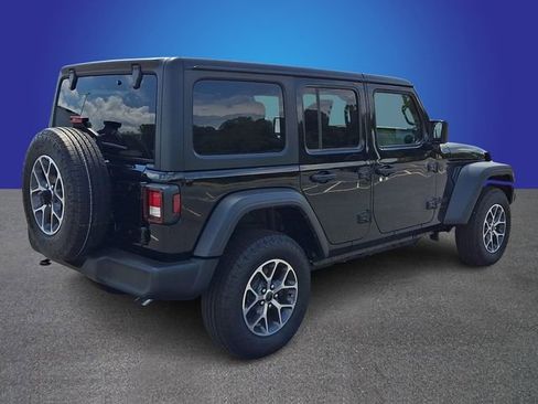 Used 2025 Jeep Wrangler Unlimited Sport AWD/4WD image 4
