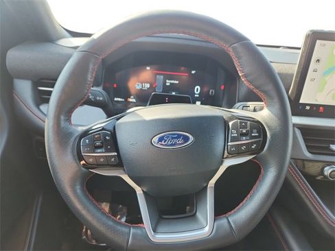 Used 2025 Ford Explorer ST-Line image 13
