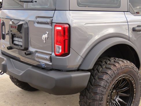 New 2025 Ford Bronco 4-Door image 12