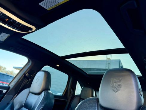 Used 2017 Porsche Cayenne Platinum Edition image 44