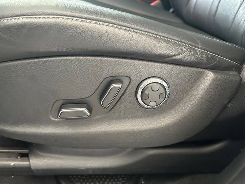 Used 2025 Genesis GV80 2.5T Standard AWD/4WD image 41