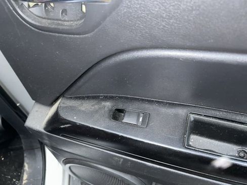 Used 2011 Jeep Compass 2WD image 17