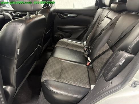 Used 2022 Nissan Rogue Sport SV w/ Technology Package AWD/4WD image 9