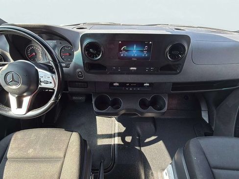 Used 2022 Mercedes-Benz Sprinter 1500 image 15