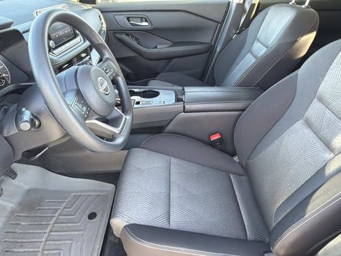Used 2024 Nissan Rogue SV image 11