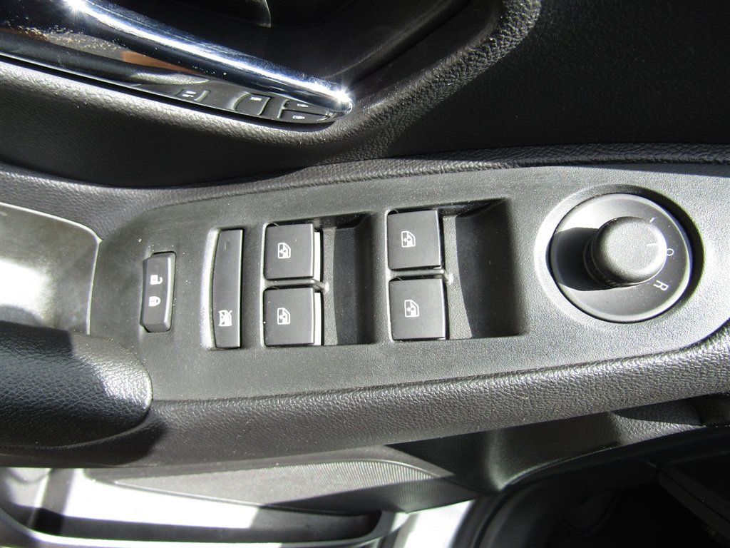 Used 2020 Chevrolet Trax LS w/ Tint and Cruise Package FWD image 15