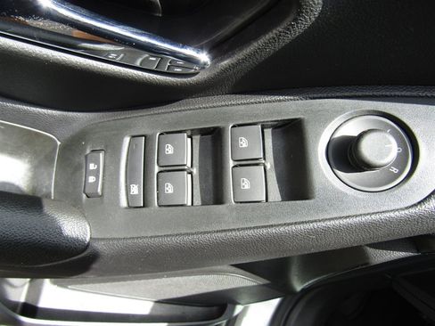 Used 2020 Chevrolet Trax LS w/ Tint and Cruise Package FWD image 15