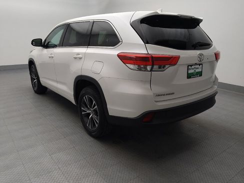 Used 2018 Toyota Highlander Plus FWD image 5