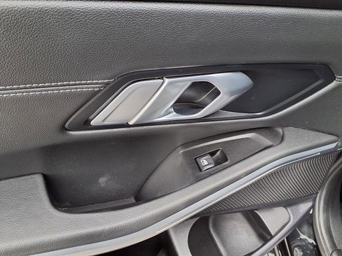 Used 2020 BMW 330i Sedan w/ Convenience Package image 19