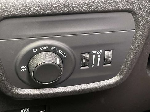 Used 2023 Jeep Grand Cherokee L Laredo AWD/4WD image 32