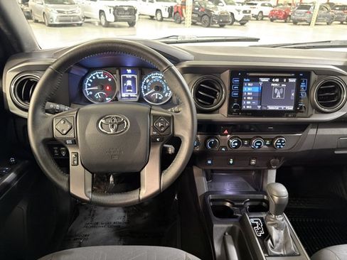 Used 2017 Toyota Tacoma TRD Sport w/ Tow Package (A/T) AWD/4WD image 27