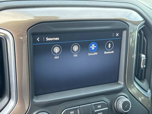 Used 2022 Chevrolet Silverado 2500 High Country w/ Technology Package image 15