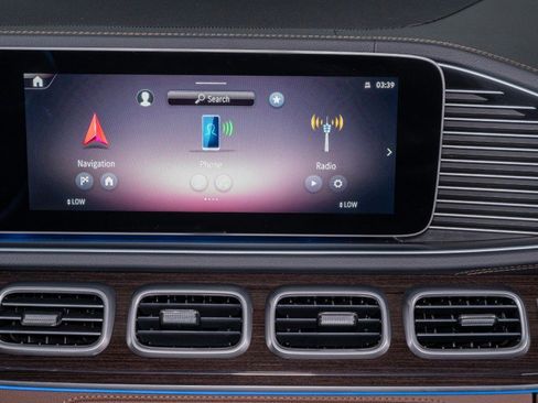 Certified 2026 Mercedes-Benz GLS 580 580 4MATIC&reg; SUV image 20