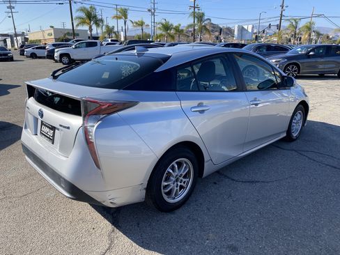 Used 2016 Toyota Prius Two FWD image 8