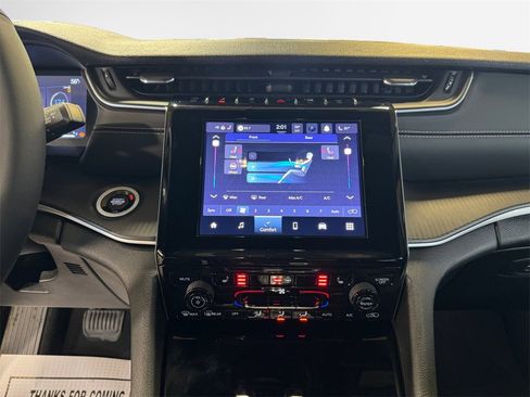 Used 2024 Jeep Grand Cherokee L Altitude image 22