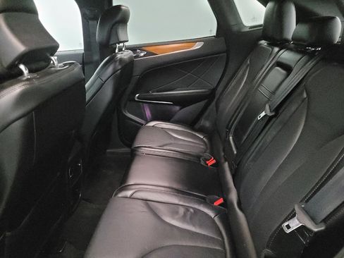 Used 2019 Lincoln MKC Reserve FWD image 18