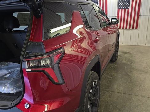 New 2026 Chevrolet Equinox RS w/ Convenience Package III AWD/4WD image 10